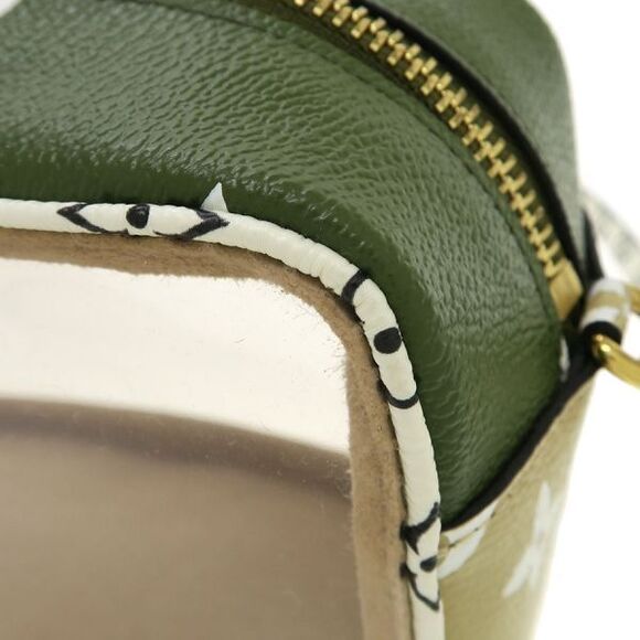 Louis Vuitton Monogram Giant Beachpo M67610 - Picture 8 of 9